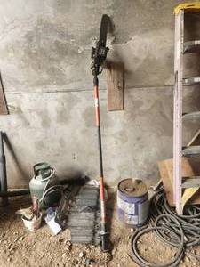 lot 328 image: Remington Pole Saw