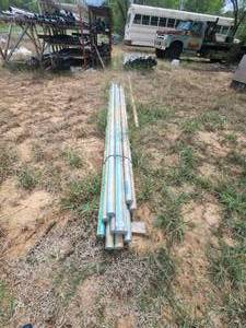 lot 365 image: Aluminum solid round stock