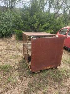 lot 341 image: Metal workstation for forklift