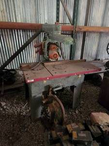 lot 290 image: Vintage Delta-Rockwell radial arm saw