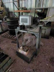 lot 294 image: Sioux grinding machine