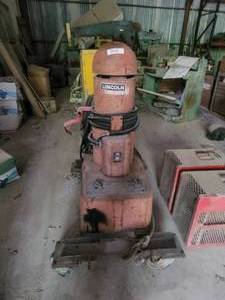 lot 305 image: Lincoln arc welder