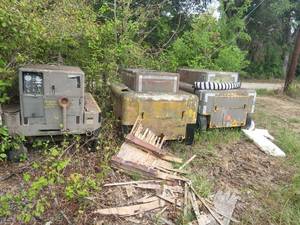 lot 321 image: Selection of 3 Military huffer units for aircraft engines -