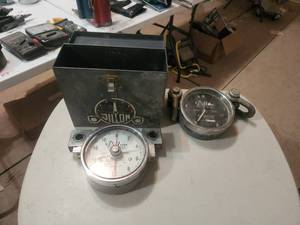 lot 103 image: Selection of 2 Dillon Dynamometers - one with box