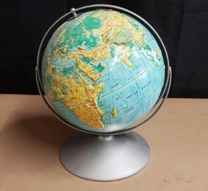 lot 15 image: Vintage Nystrom Scuptural Relief Globe