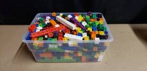 lot 30 image: Large Lot of Linking Cubes