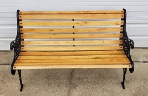 lot 57 image: Wood & Cast Iron Park Bench