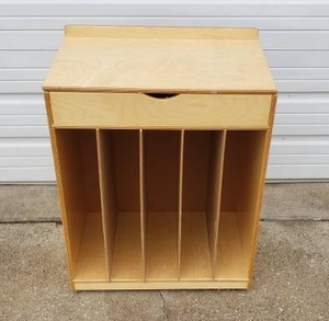 lot 64 image: Wooden 6 Compartment Storage Cabinet w Flip Top Display Easel & Whiteboard, Measures 31 tall x 24 wide x 14.5 deep