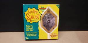 lot 152 image: Garden Spider Web Frame, New in Box