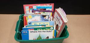lot 198 image: Lot of 110 Misc. Leveled Readers, Levels A - K