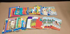 lot 226 image: Lot of 54 Leveled Readers, Levels G - J
