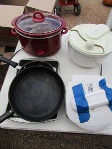 lot 15 image: lean mean grill, toss salad bowl, crock pot, baking dish