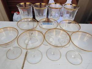 lot 23 image: 4 gold rim long stem representees drinking glasses, 7 short stem martini glasses
