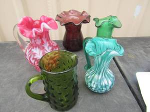 lot 38 image: 5 fluted multi color PITCHERS- some Fenton