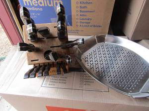 lot 49 image: Cutco knife set with stand, 2 metal pans