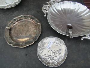 lot 52 image: silver plate floral dcor plate, handled bowl, 11 34 platter