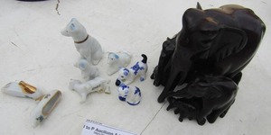 lot 68 image: Tiny bluewhite dogs, 4 tiny kittens, tiny pair of Limoges heels