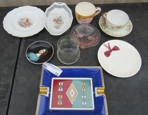 lot 72 image: Elie blue Raynaud ash trey, floral plate and cup set, Richard ginner saucer, mom only coffee mug