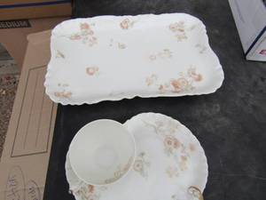 lot 77 image: Haviland & Limoges hoc l. France tea cup and tea plate, serving plate