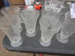 lot 82 image: Wheat design shot glasses, tea glasses, drinking glasses
