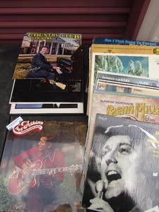 lot 95 image: 10 plus record albums including, dean martin, Chet Atkins, Charles Campbell, and more