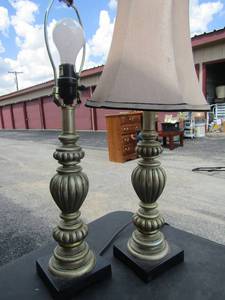 lot 115 image: 22 table lamps 1 has shade-  QTY 2  &  24 brown wooden lamp with shade