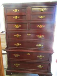 lot 233 image: Bassett 6 drawer chest Cherry wood 584019