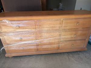 lot 236 image: Blonde wood dresser 7 drawer 1 door 70 X 35 X 18  FONTANA
