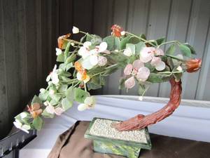 lot 247 image: JADE TREE - RED, WHITE & GREEN JADE  10 X 12