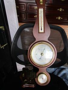 lot 249 image: England Fahrenheit Gauge Outdoorinddor use � Vintage Postal Rate SCALE