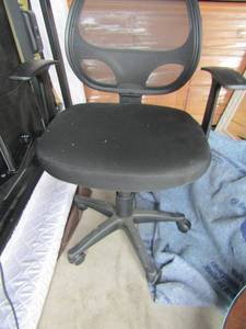lot 254 image: black rolling office chair, good condition