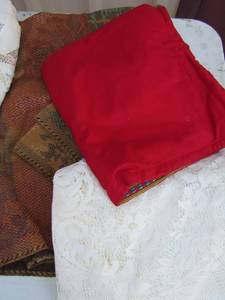 lot 259 image: oval dining room table cover hand made, Red  table top cover,