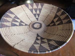 lot 284 image: NATIVE AMERICAN  NAVAJO INDIAN  WICKER BASKET 16 DIAMETER   3 HT