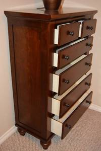 lot 47 image: 6-Drawer Dresser, Cherry Color - 35W x 18D x 43H (Tag reads made in Vietnam)