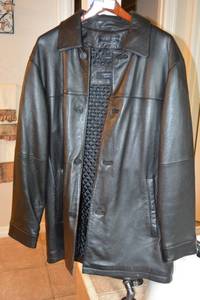 lot 11 image: Claiborne Outerwear Lamb Skin Leather Coat, Size LG, Black