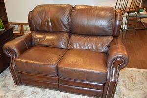 lot 116 image: Bassett Leather Loveseat with Dual Recliners, 62W x 40D x 40H