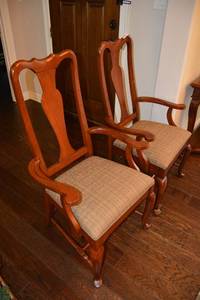 lot 136 image: Pair of Lexington Queen Anne Style Captains Dining Chairs