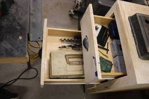 lot 507 image: Drill Bits and Contents of 2 Drawers