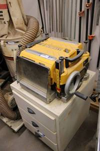lot 509 image: DeWalt Planer and Cart with Top 2 Drawers