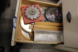 lot 510 image: Extra Saw Blades and Contents of Bottom Drawer