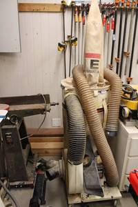 lot 511 image: Dust Collection Vacuum