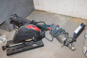 lot 552 image: Drill Master 6 Cut-Off Saw, and Bosch Hammer Drill HD18-2