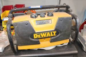 lot 543 image: DeWalt Battery Charger