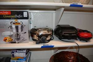 lot 214 image: Waffle Makers, Foreman Grill, Ultimate Fondue Gourmet Buffet