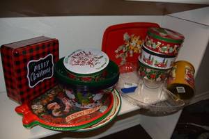 lot 224 image: Christmas Tins and Trays