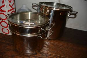 lot 226 image: Stock Pot and Strainer Pot