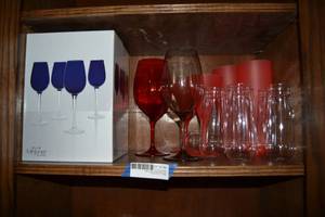 lot 196 image: Set of 4 Minjonet Blue Glasses, Red and Clear Plastic Drinking Glasses