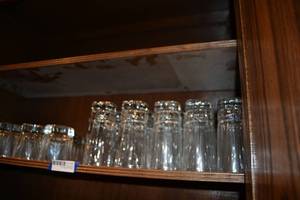 lot 163 image: Heavy Bottom Tumbler and Juice Glasses Set