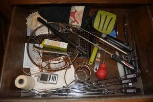lot 189 image: Grilling Utensils, Hersheys Smore Sticks, Sauce Mops and More