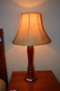 lot 277 image: 32Tall Table Lamp